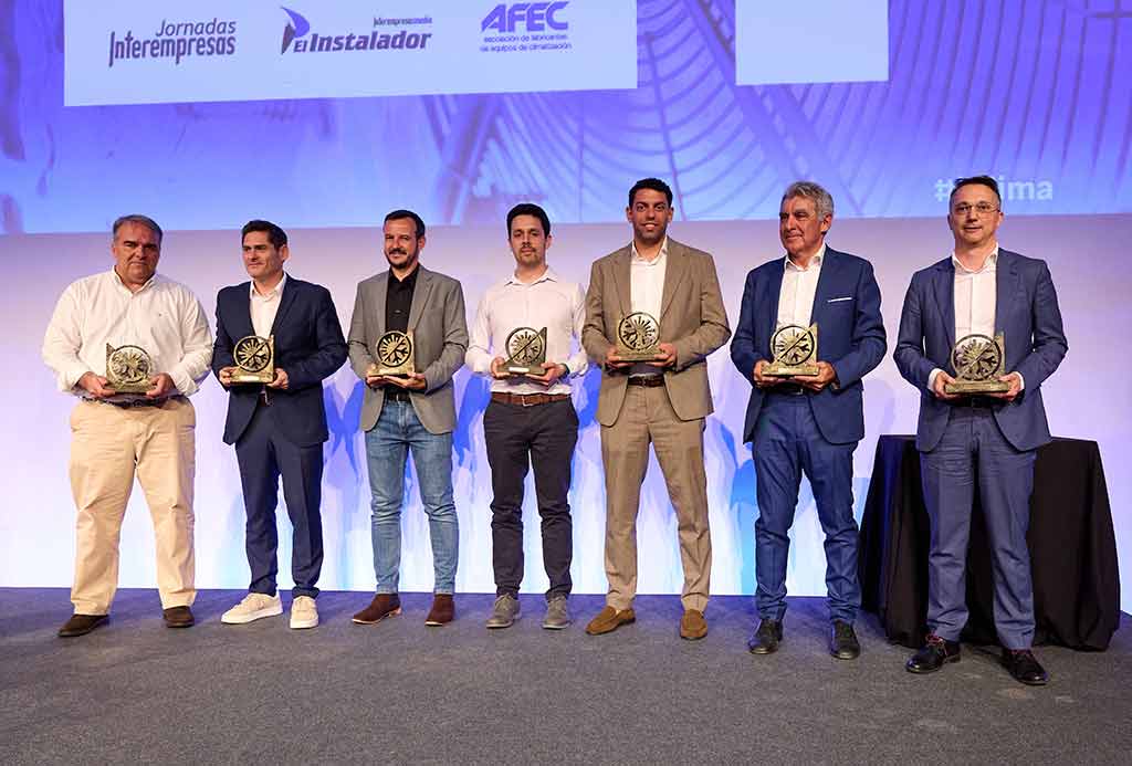 Two installations featuring Ecoforest heat pumps: ‘Best Heat Pump Project’ and ‘Best Installation of the Year’ at the iClima Awards Imagen de la entrega de premios iCLima 2026 con dos instalaciones con bomba de calor Ecoforest seleccionadas.