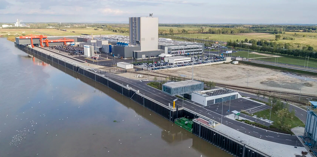 Puerto Público Nacional de Gönyű (Hungría): eficiencia geotérmica y refrigeración pasiva para infraestructuras industriales Sustainable cooling and heating in an industrial port in Hungary.