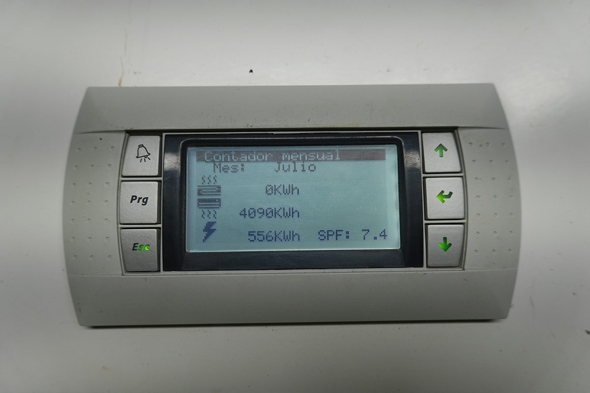 Commercial ground-source energy at Marine Instruments’ headquarters: 140 kW using ecoGEO+ heat pumps Commercial ground-source energy at Marine Instruments’ headquarters: 140 kW using ecoGEO+ heat pumps
