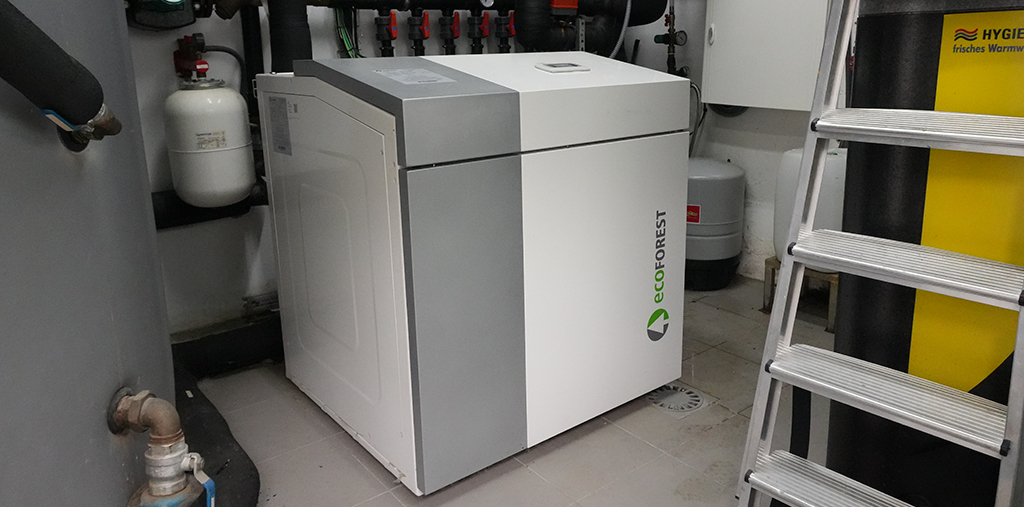 Commercial ground-source energy at Marine Instruments’ headquarters: 140 kW using ecoGEO+ heat pumps Commercial ground-source energy at Marine Instruments’ headquarters: 140 kW using ecoGEO+ heat pumps