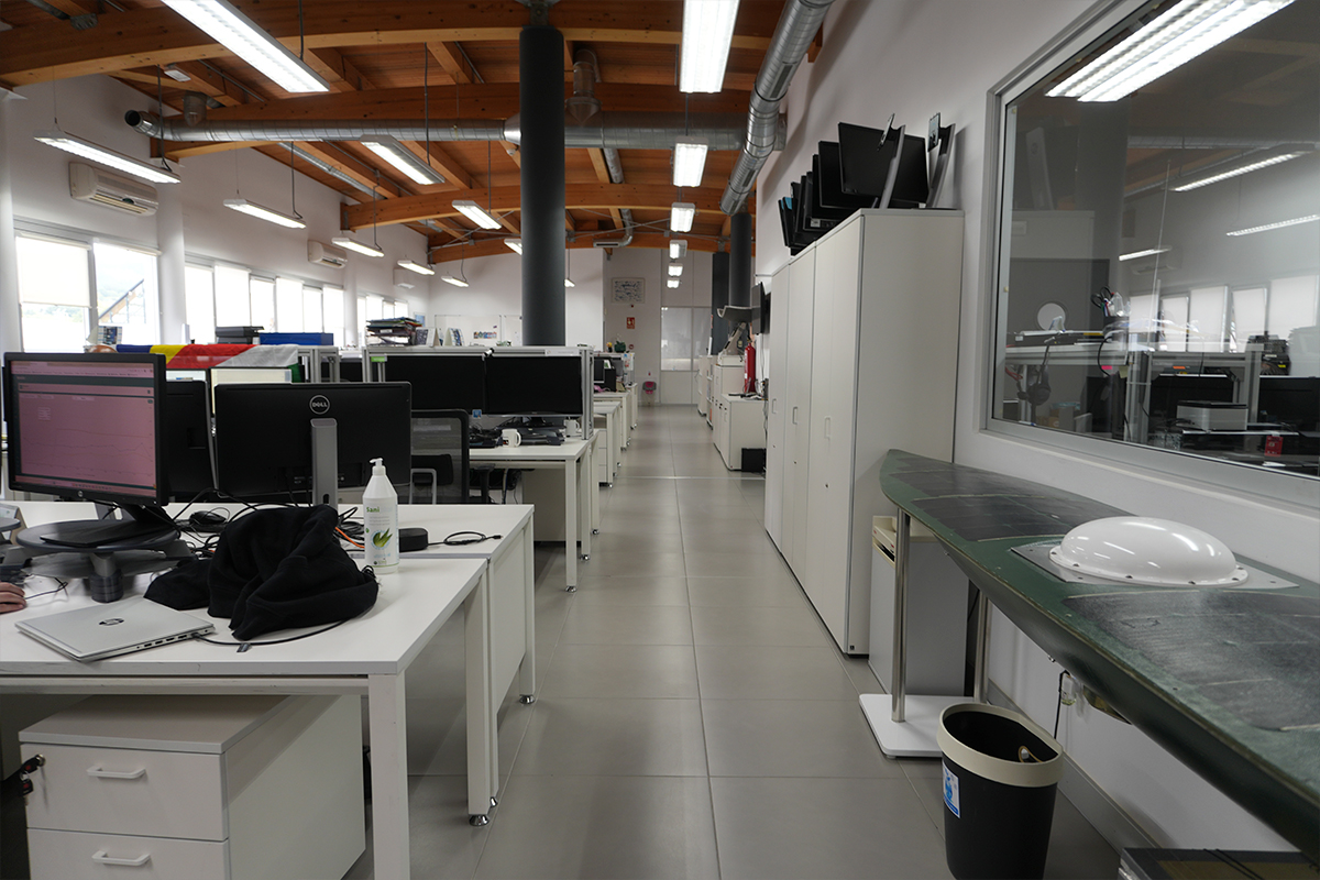 Commercial ground-source energy at Marine Instruments’ headquarters: 140 kW using ecoGEO+ heat pumps Commercial ground-source energy at Marine Instruments’ headquarters: 140 kW using ecoGEO+ heat pumps